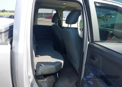 2017 Ram 1500 Express 4X4 6'4 Box из США, поврежденный, VIN 1C6RR7FG2HS673969